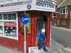 Посетитель секс-шопа с полным пакетом покупок попал на карты Google