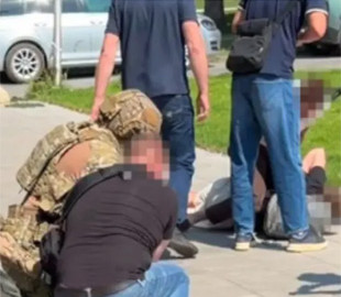 СБУ затримала іноземців, які підпалили електропідстанцію у Чернівцях на замовлення РФ