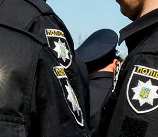 На Тернопільщині жінка хотіла оформити матеріальну допомогу і втратила 8 тис. грн