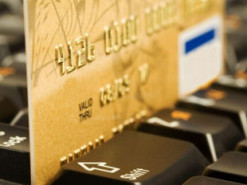 В соцсетях активизировались мошенники, которые пытаются получить данные карт украинцев