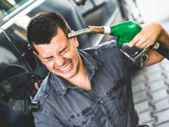 Суд оценил старания заправщика подделать бензин по рецепту из сети