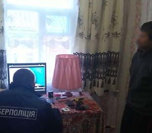 В Киевской области полиция задержала педофила, который насиловал дочерей и снимал с ними порно