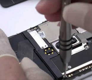 Процесс разборки смартфона Meizu 15 показали на видео