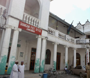 Украинцев на экзотическом курорте избили и ограбили: за три часа мучений потеряли $6 тысяч, ноутбуки и телефоны