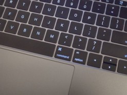 Пользователи жалуются на Apple из-за клавиатуры новых MacBook