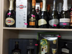 Зі складу у Смілі через інтернет незаконно торгували імпортним алкоголем