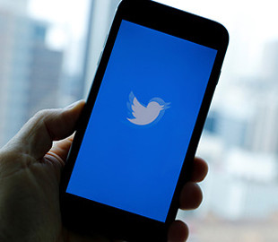 Акции Twitter рухнули после взлома аккаунтов Маска, Гейтса и Безоса