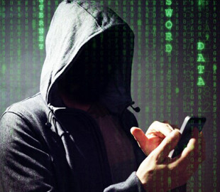 Шахраї, видаючи себе за співробітників спецслужб, ошукали жінку на майже 160 000 гривень