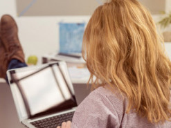 "Поймали" на сбыте порно. Украинка отсудила у полиции 270 000 грн