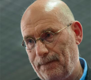 Акунін заявив про блокування сайтів в Росії, що продавали «небажані» книги