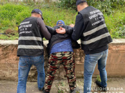 В Чернигове мужчина знакомился через интернет и развращал несовершеннолетних девочек