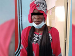 Студент переоделся своей девушкой, чтобы сдать за нее экзамен. Романтика раскрыли