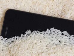 Смартфон у рисі та зубна паста на екрані. 5 небезпечних міфів, що вбивають вашу техніку