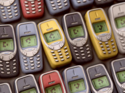 Мінімалізм у дії — чому кнопкові телефони повертаються