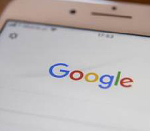 Аналитики ухудшили прогноз по выручке Google