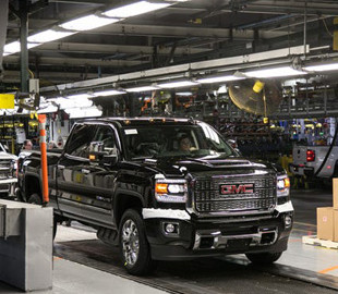 General Motors останавливает три завода в США из-за дефицита компьютерных чипов