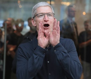 Что Тим Кук сказал сотрудникам, когда капитализация Apple достигла триллиона долларов