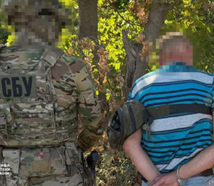 У Кропивницькому СБУ затримала озброєного інформатора ворога