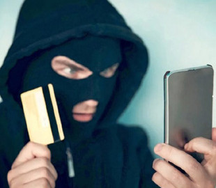 Інтернет-шахрай вкрав у жінки з картки 18 тисяч гривен