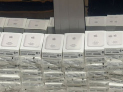 В Грушеві виявили контрабанду павербанків Apple на 600 тис. грн