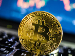 Weiss Ratings: Фейсбук и Apple не смогут конкурировать с Bitcoin