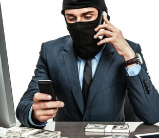 Шахраї зняли з картки франківця 52 тисячі гривень