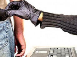 Хотіла знайти роботу за кордоном: у Чернівцях жінка стала жертвою афери