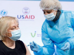 В Киеве открылась онлайн-запись на массовую вакцинацию в МВЦ на 24-27 июня