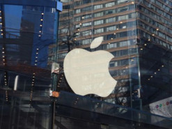 Apple звинуватили у крадіжці відео з YouTube: що відомо про скандал і хто подав позов