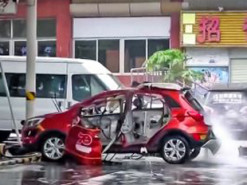 Китайский электрокар взорвался во время зарядки