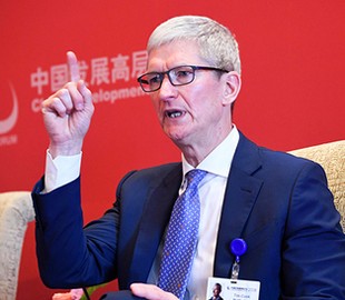 Глава Apple разрешил смотреть порно