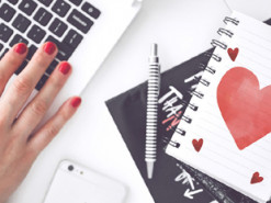 Жінка втратила 300 тисяч через шахрая, з яким познайомилась на сайті знайомств