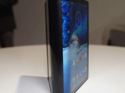 На CES показали работающий гибкий смарфтон