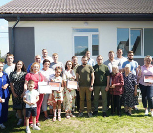 Постраждалі від війни жителі Київщини почали отримувати нове житло