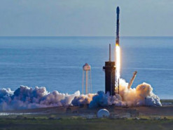 SpaceX вывела на орбиту спутник SiriusXM-8