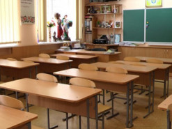 У низці регіонів школи з недостатньою кількістю вакцинованих викладачів перейдуть на дистанційне навчання