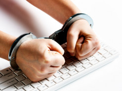 Хакера приговорили к 5 годам заключения за участие во взломе американских компаний и вымогательстве