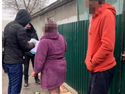 Правоохоронці викрили 27-річну жінку в інтернет-шахрайстві з продажем одягу