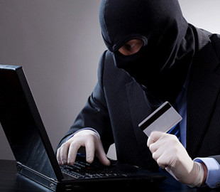 Как мошенники делают покупки в интернете чужой банковской картой