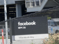 Мужчина выбросился из окна офиса Facebook