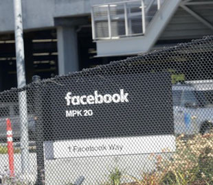 Мужчина выбросился из окна офиса Facebook