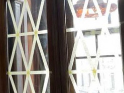 Безпека понад усе: як правильно заклеїти вікна скотчем