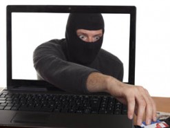 Два жителя Харьковщины остались без денег из-за популярного интернет-сайта