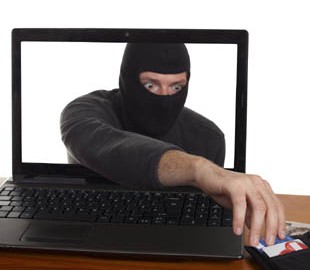 Два жителя Харьковщины остались без денег из-за популярного интернет-сайта