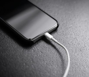 Як зарядити телефон, коли немає світла: 7 альтернативних способів