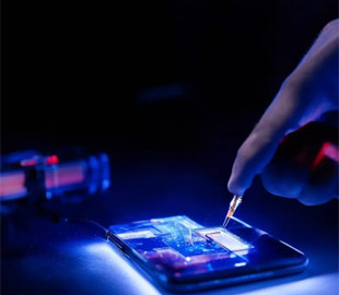 Хакери навчилися спалювати смартфони під час бездротової зарядки