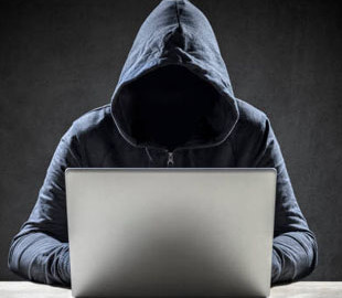 Під час купівлі криптовалюти шахраї видурили у жінки понад 460 тис. грн