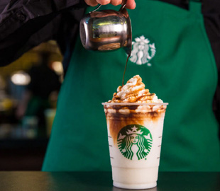 Чоловік навчив iPhone 15 Pro автоматично замовляти йому каву при наближенні до кафе