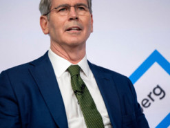 Бессент розкритикував Маска на фоні його заяв: принципи DOGE — популярні, але Ілон «ним не був»