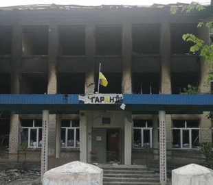 Замість останнього дзвоника лунають ворожі гармати: Гайдай показав фото зруйнованих шкіл Луганщини